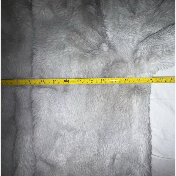 NWOT Wild Fable Gray Faux Fur Open Front Jacket  Small - Picture 8 of 8